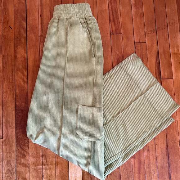 Lime green corduroy trousers - Picture 2 of 6